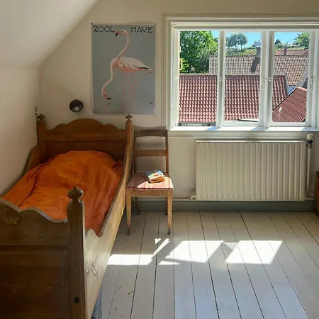 Fisherman's With Enclosed Courtyard Ferienhaus Svaneke