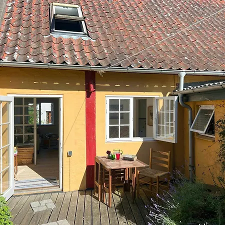Fisherman's With Enclosed Courtyard Svaneke