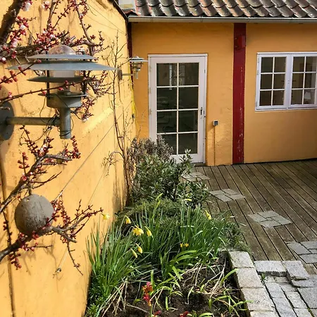 Fisherman's With Enclosed Courtyard