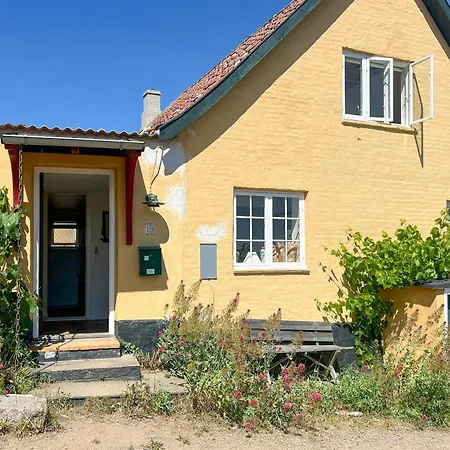 Fisherman's With Enclosed Courtyard Ferienhaus Svaneke